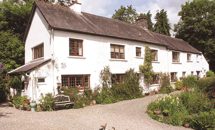 Allt y Golau Farmhouse